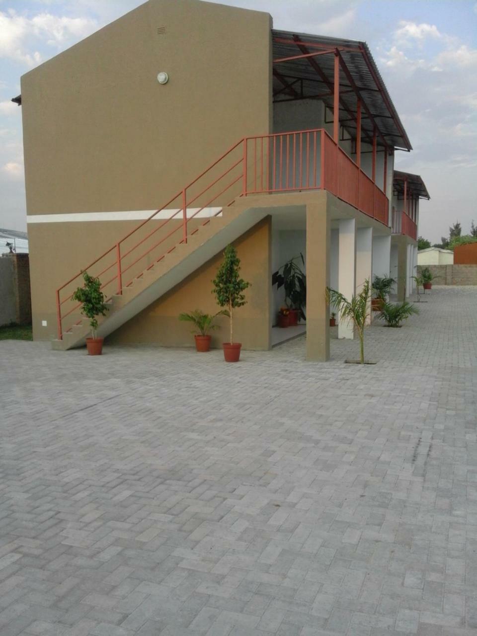 Millenium Guest House Rundu Exteriér fotografie